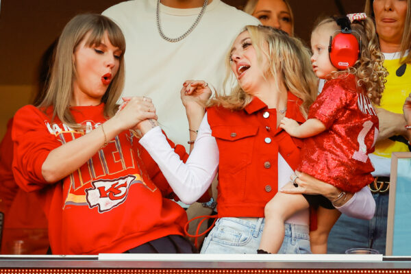 brittany mahomes taylor swift